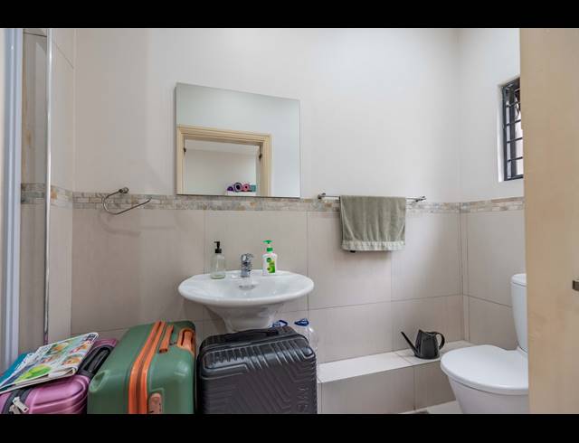 2 BEDROOM APARTMENT FOR SALE IN ESSENWOOD